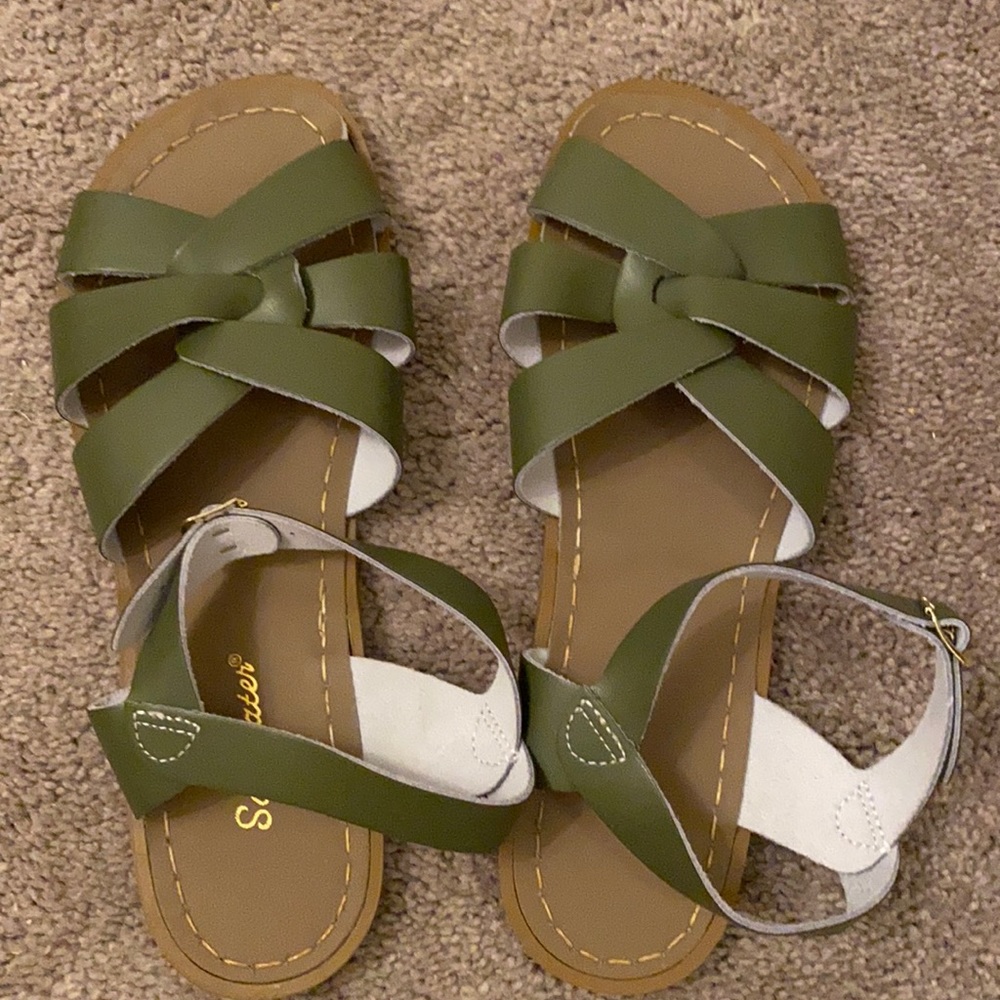 Saltwater Sandals olive green leather women’s 11